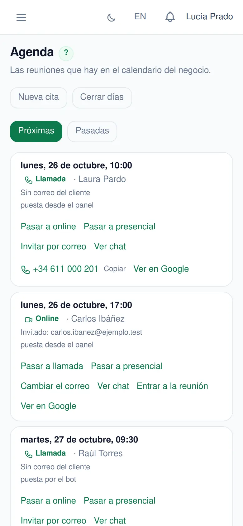 La pantalla Agenda en un móvil: las tarjetas se apilan y el número de la llamada aparece como enlace