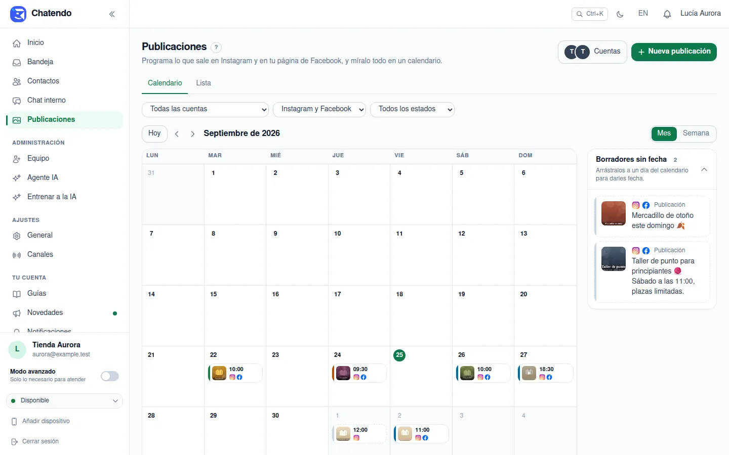 Calendario de publicaciones de Chatendo: el mes con las publicaciones programadas en Instagram y Facebook y dos borradores sin fecha